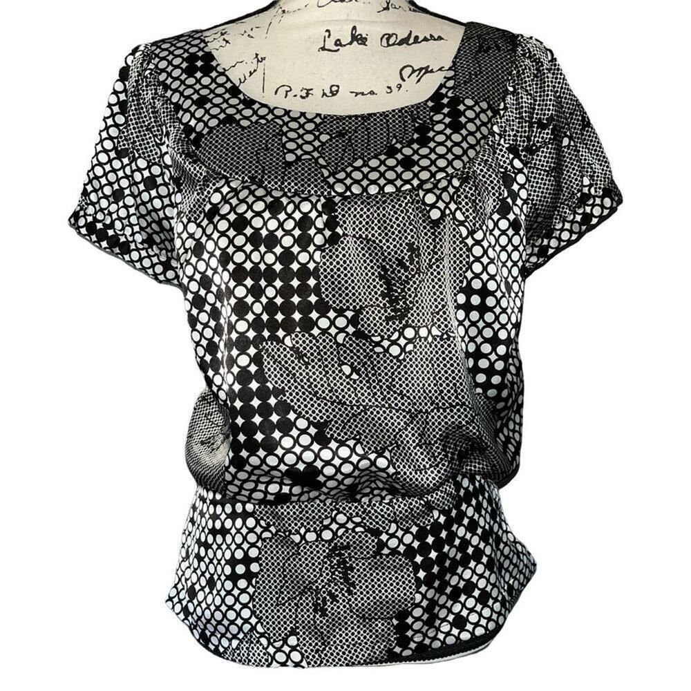 Rampage black &‎ white fitted shirt sleeve blouse medium